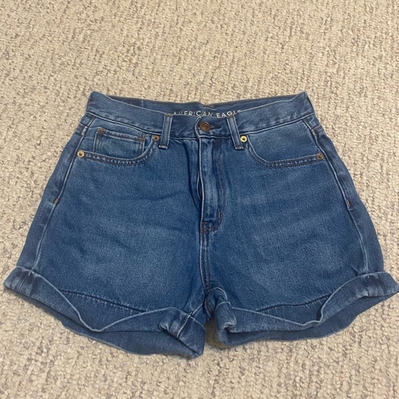 American Eagle mom jeans size 2 BNWOT - Picture 1 of 3